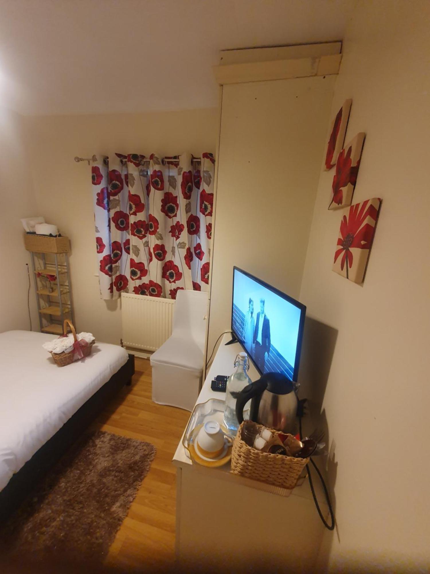 Double Size And Single Room In Barking Barking  Exteriér fotografie